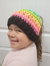 Load image into Gallery viewer, Crocheted winter hat