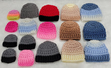 Load image into Gallery viewer, Crocheted winter hat