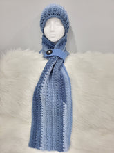 Load image into Gallery viewer, Crocheted scarf