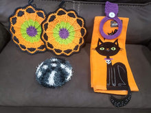 Load image into Gallery viewer, Crocheted Kitchen Set