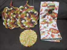 Load image into Gallery viewer, Crocheted Kitchen Set