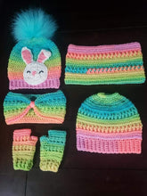 Load image into Gallery viewer, Crochet Winter Set (Unicorn & Bunny) - photo 2