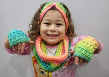 Load image into Gallery viewer, Crochet Winter Set (Unicorn & Bunny) - photo 9