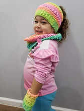Load image into Gallery viewer, Crochet Winter Set (Unicorn & Bunny) - photo 8